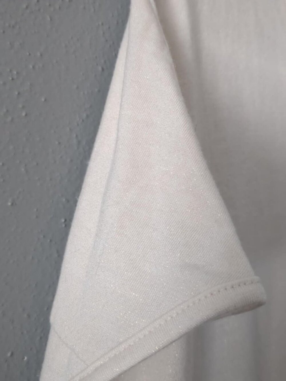 V neck Tee - Picture 4 of 4